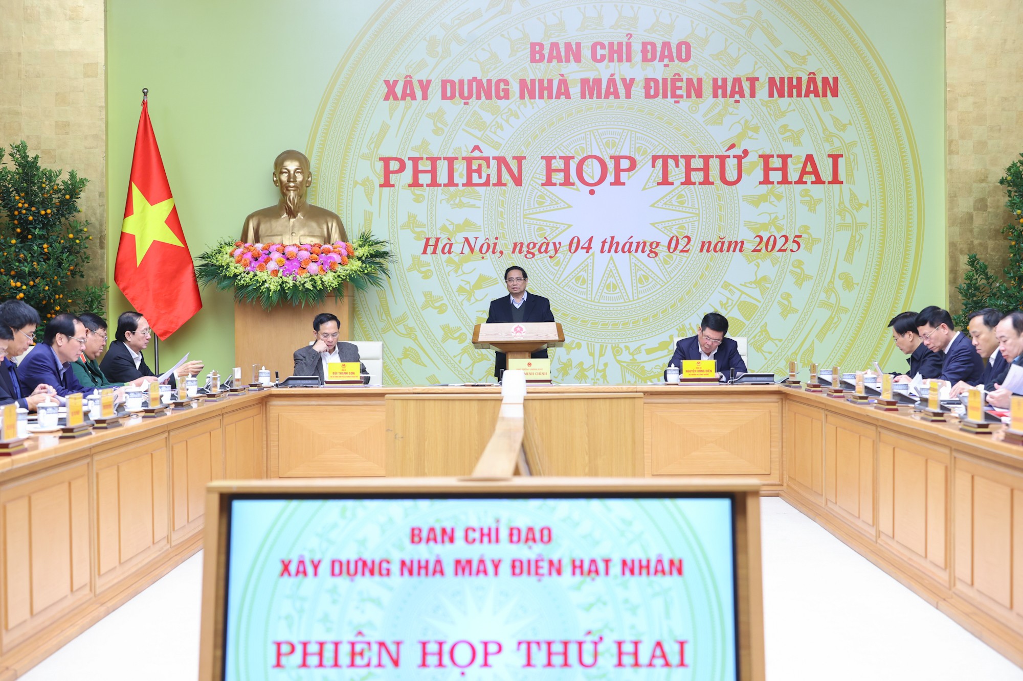 Prime Minister assigns EVN, PVN as investors of Ninh Thuan 1 and 2 nuclear power projects