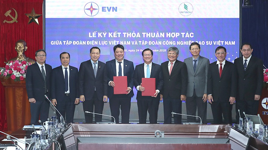 EVN and Vietnam Rubber Industry Group sign cooperation agreement