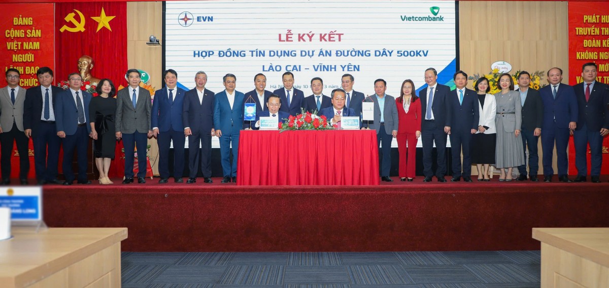 Signing the credit contract for the 500kV Lao Cai - Vinh Yen transmission line project