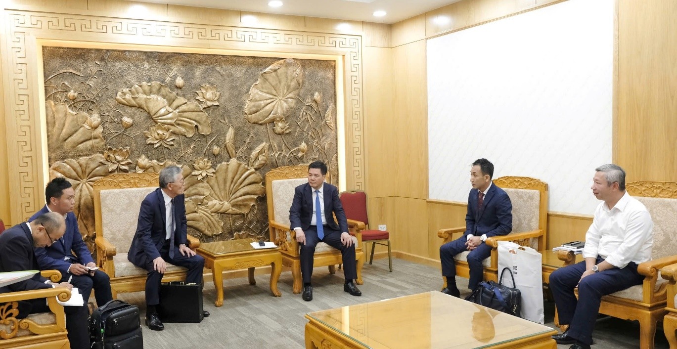 The Minister of Industry and Trade works with Clean Energy Partners from South Korea and Japan