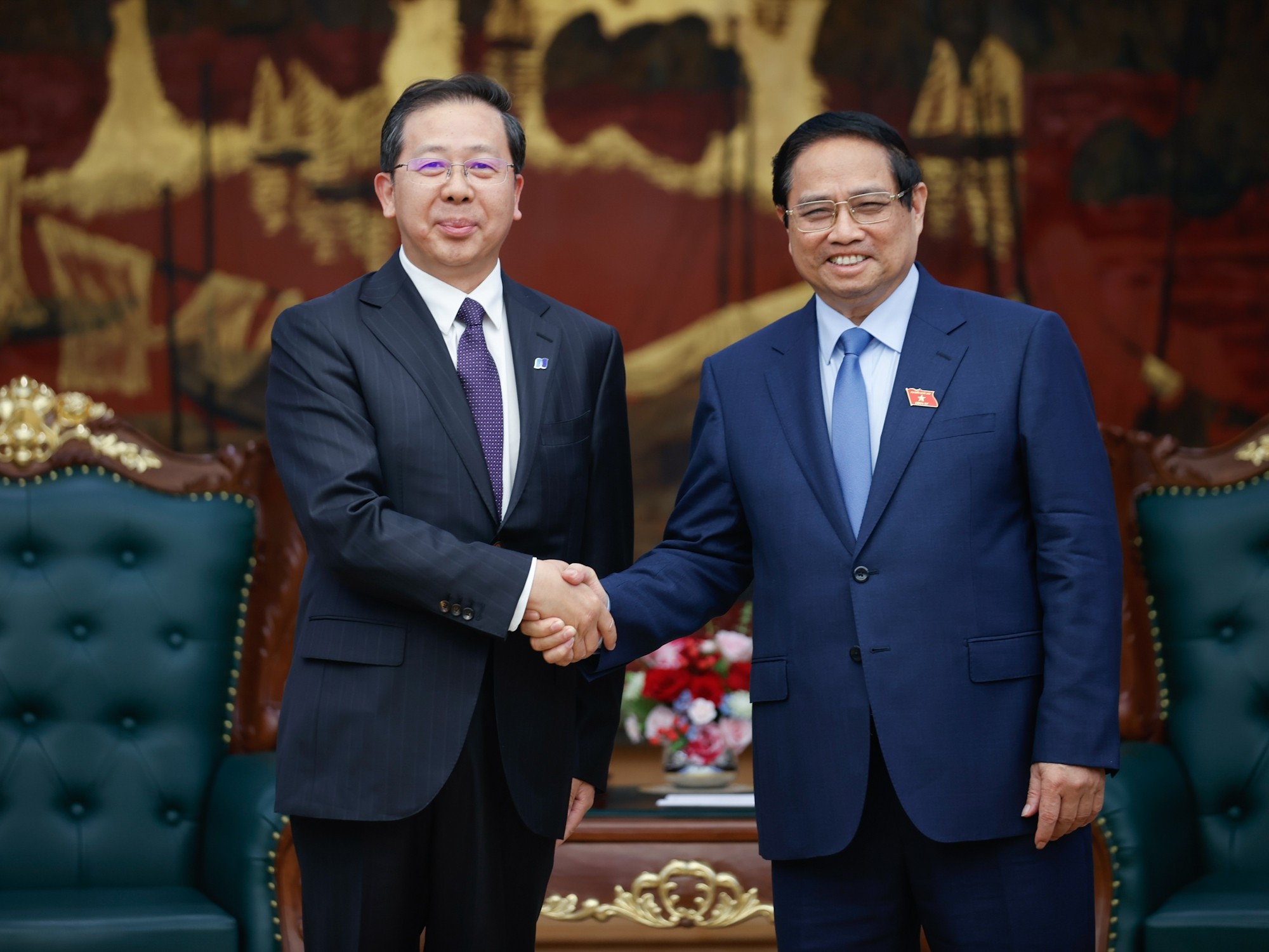 Prime minister Pham Minh Chinh receives Chairman of China Huadian Group