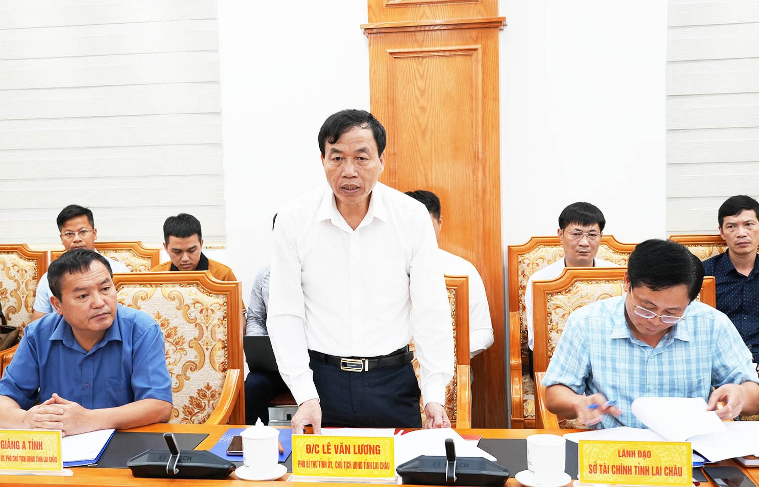 EVN launches floating solar power projects and expands hydropower in Lai Chau province