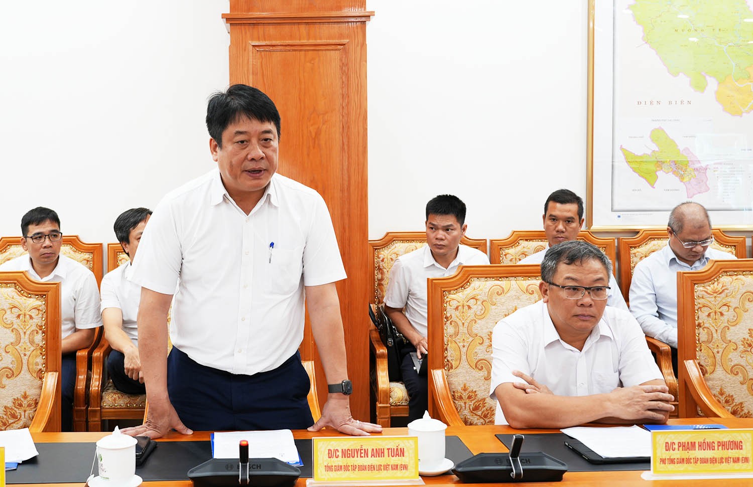 EVN launches floating solar power projects and expands hydropower in Lai Chau province