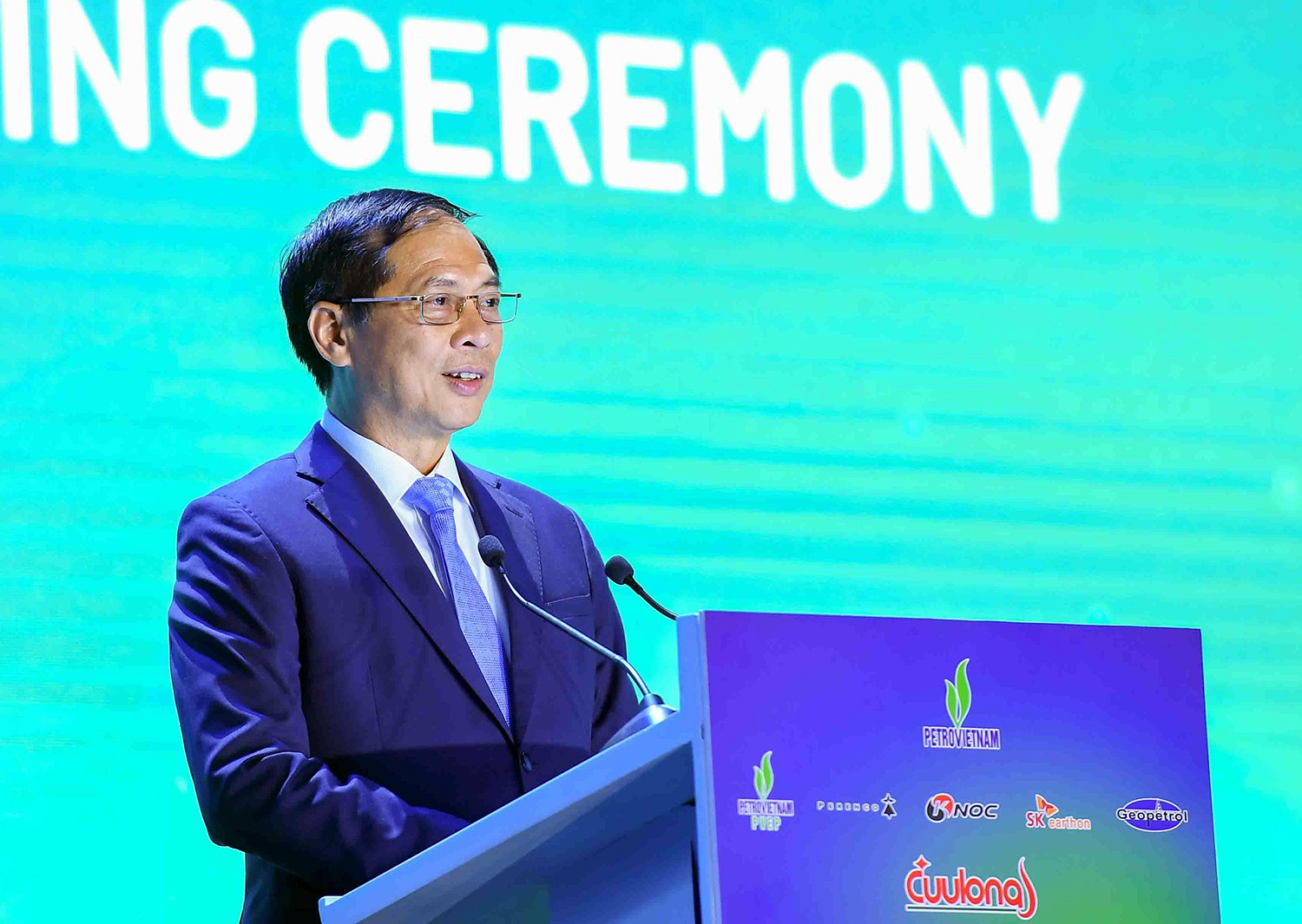 Signing of the Production Sharing Contract (PSC) for Block 15-1 in the Southern Offshore Region of Vietnam