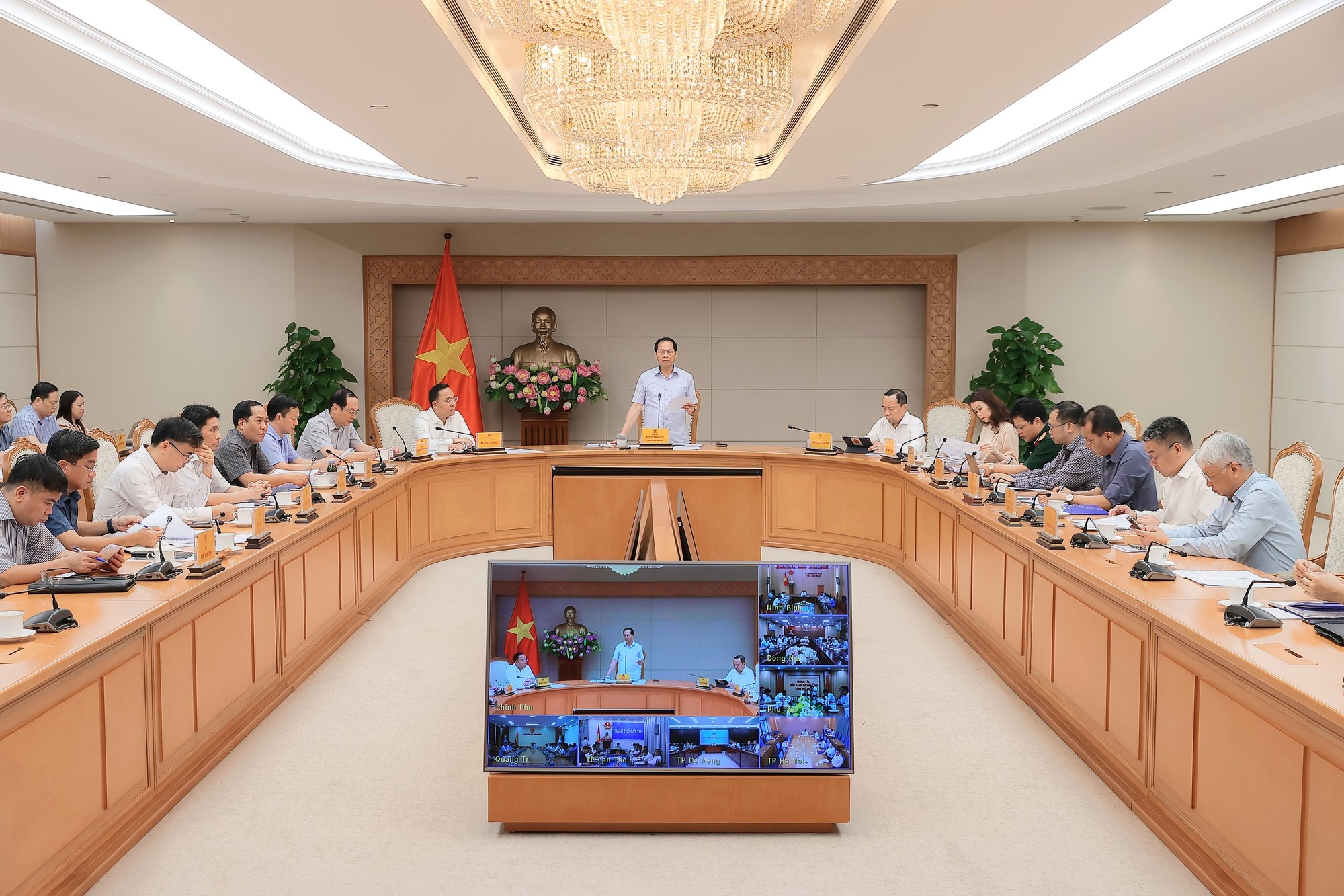 Review the progress and remove obstacles to the national key energy projects