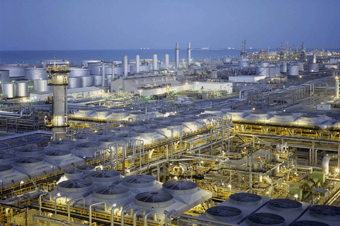 Prime Minister of Vietnam visits one of the World’s largest petrochemical complexes in Kuwait