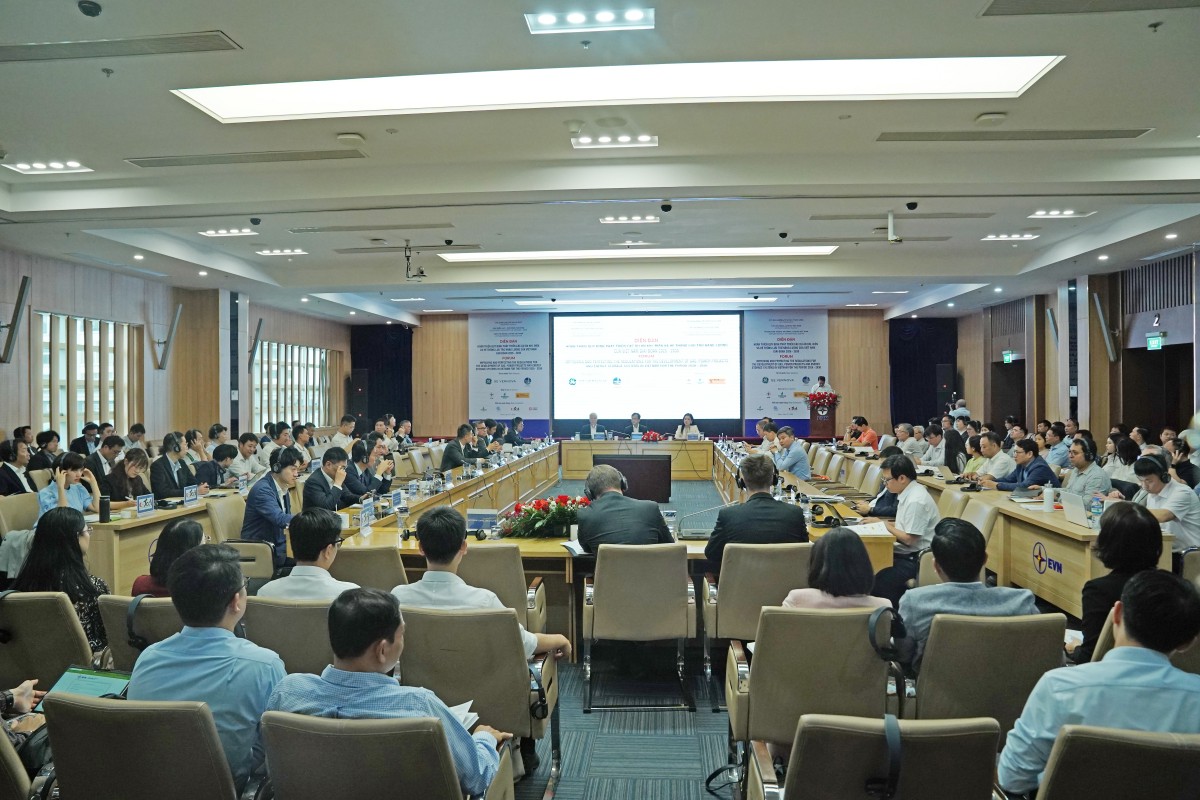 CRRC Zhuzhou Institute Showcases Advanced BESS Solutions at Vietnam Energy Forum