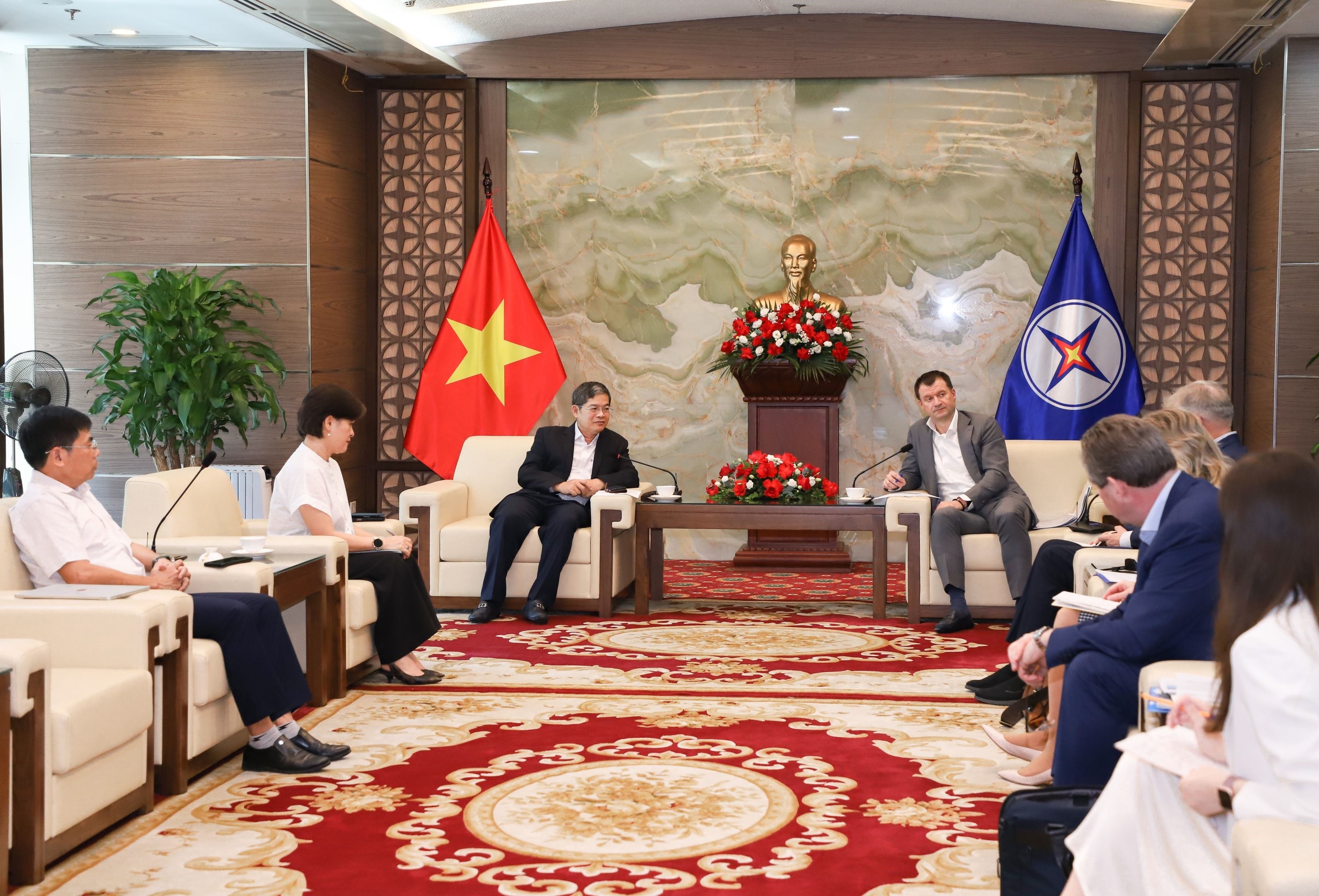 NOVATEK Proposes Cooperation with EVN on LNG-to-Power Project Chains in Vietnam NOVATEK Proposes Cooperation with EVN on LNG-to-Power Project Chains in Vietnam