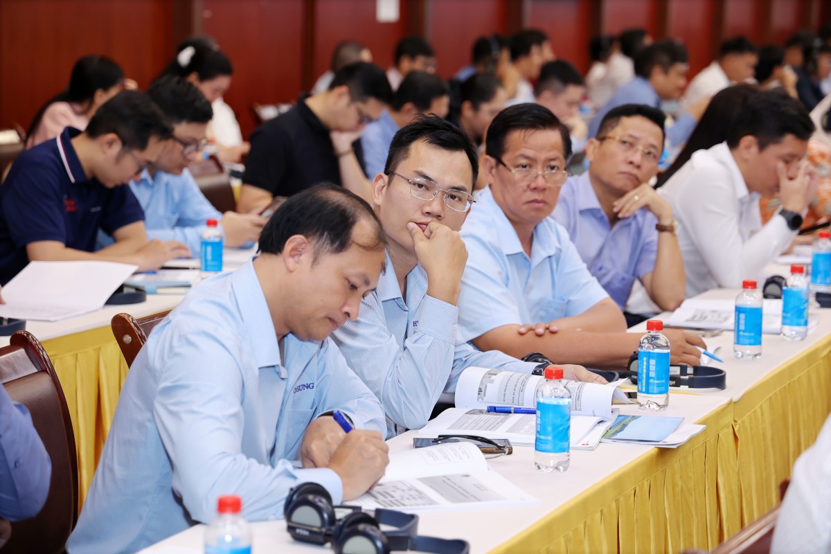 The 6th Vietnam Clean Energy Forum The 6th Vietnam Clean Energy Forum