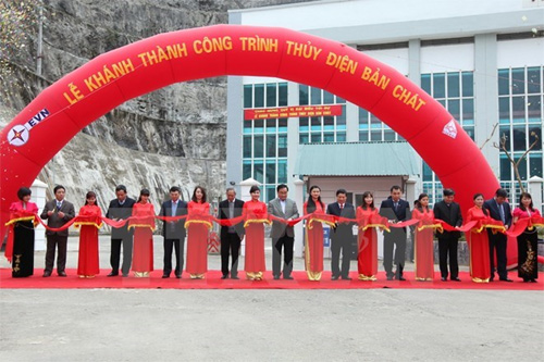 Ban Chat, Huoi Quang hydropower plants begin generating electricity