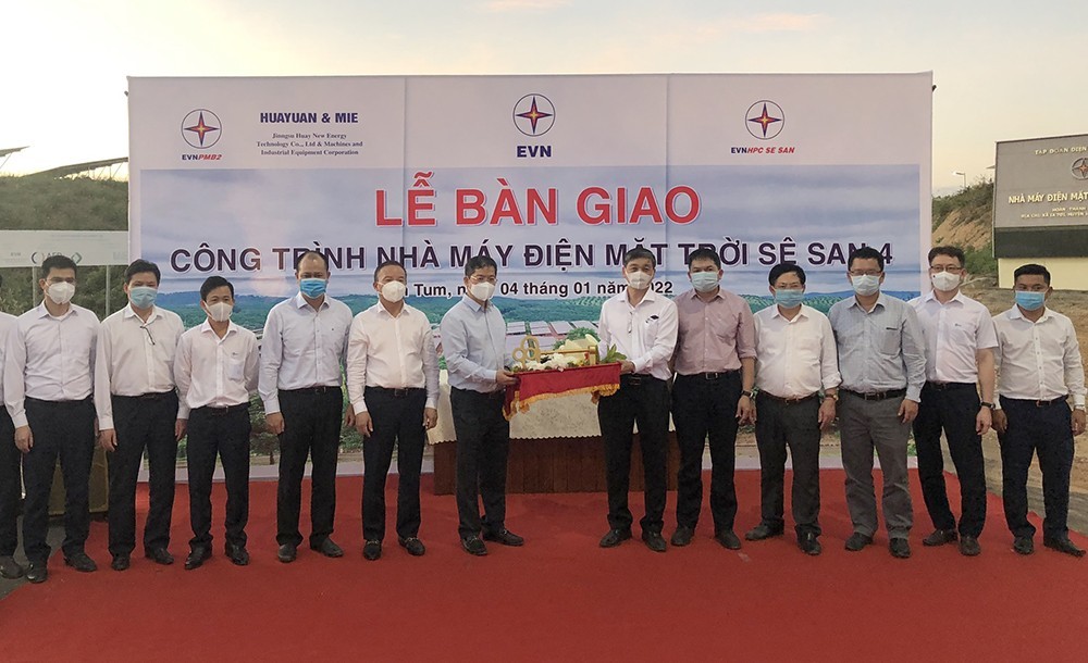 EVN handed over Sesan 4 Solar Power Project to Sesan Hydropower Development Company