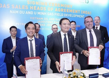 Signing a framework agreement for gas trading of Nam Du - U Minh field