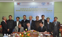 contract signing ceremony on cooperation for manufacturing monorail conveyor system