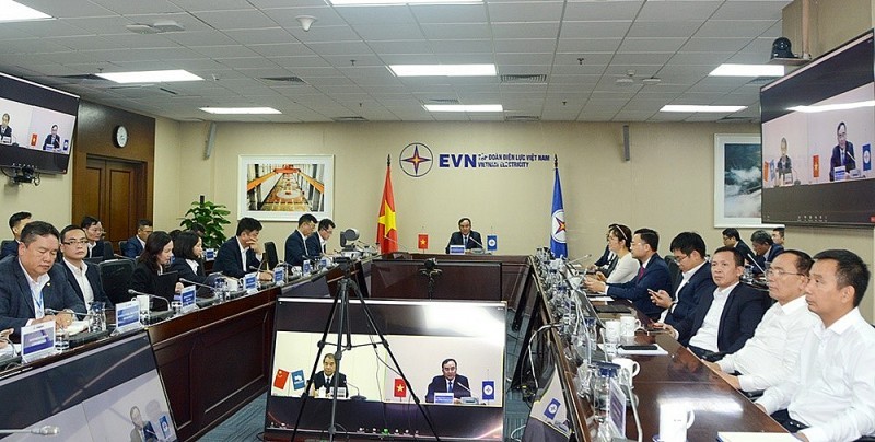 EVN and CSG discuss orientations for electricity cooperation in 2023