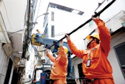Hanoi untangles electricity cable spaghetti