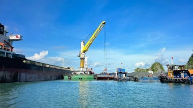 Cam pha Logistics and Port bring into play the leading role in coal exchange and transportation