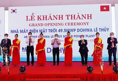 Inaugurating Le Thuy Dohwa solar power project