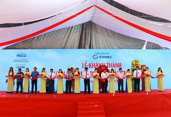 Inaugurating Tan Thuan wind power project