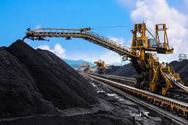 Vinacomin exploits coal with a high level