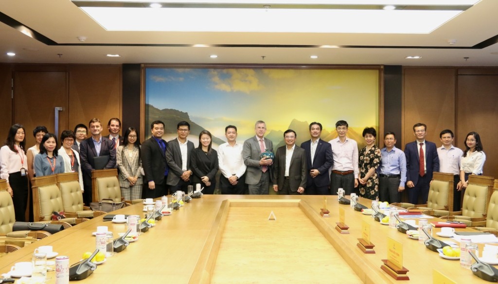 GWEC is willing to share experiences and cooperate with Petrovietnam in the field of offshore WP