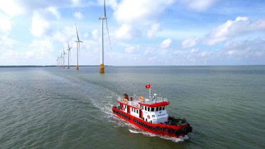 HDwind – A Pioneer in providing service ships for wind power projects
