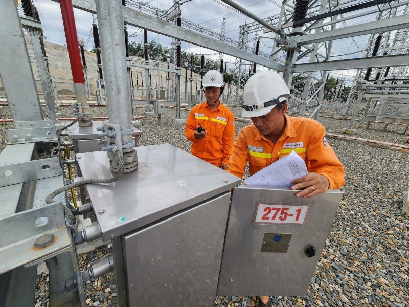 Energizing the 220 kV Dak Ooc switching station for electricity importing from Laos to Vietnam