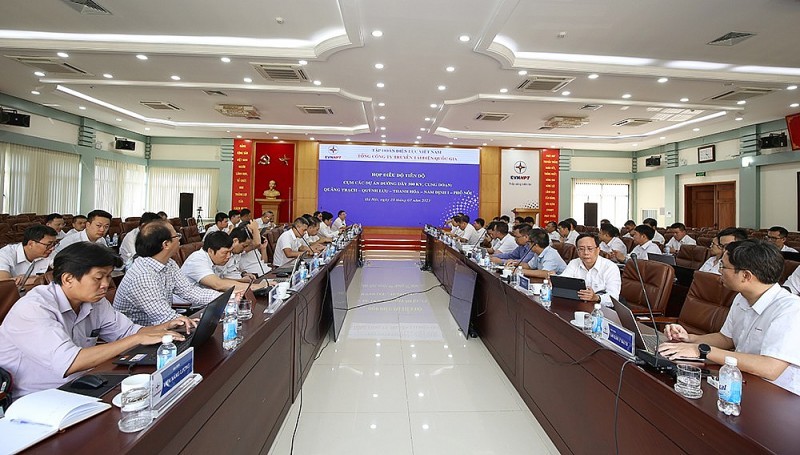 A meeting on the rate of progress of the circuit 3 (extended) of 500kV line