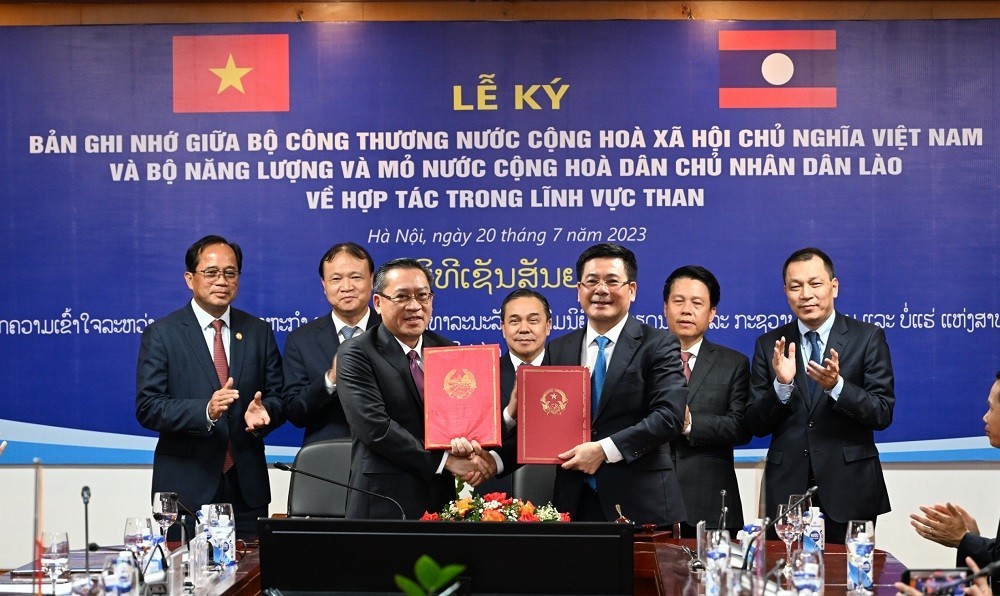 Vietnam - Laos signed a memorandum of understanding on cooperation in the coal field