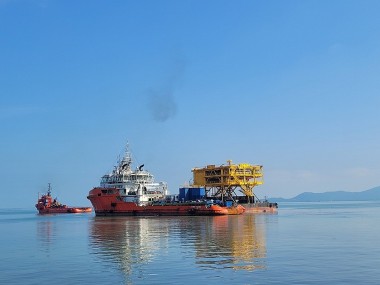 successful launching the superstructure block of ctc 2 rig at ca tam field