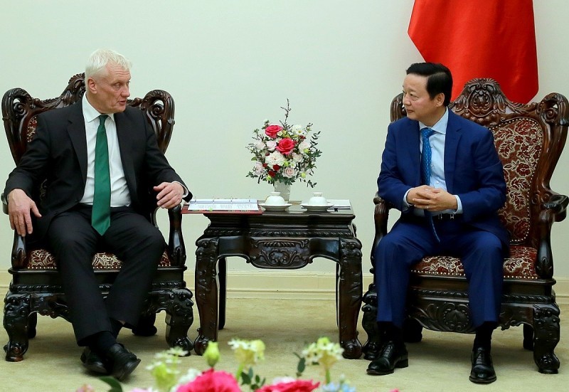 Vietnam and the United Kingdom agreed to promote a number of the specific renewable energy projects