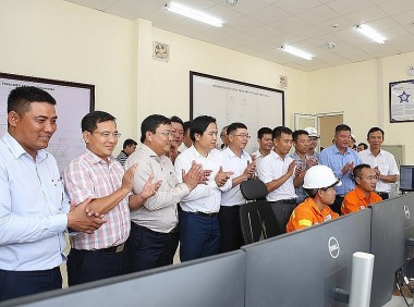 Energizing the third line of the 500kV project (Quynh Luu - Thanh Hoa section)