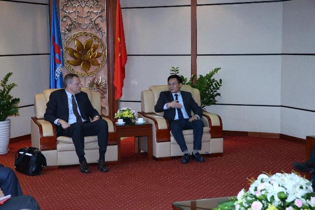 president and ceo of honeywell worked with petrovietnam