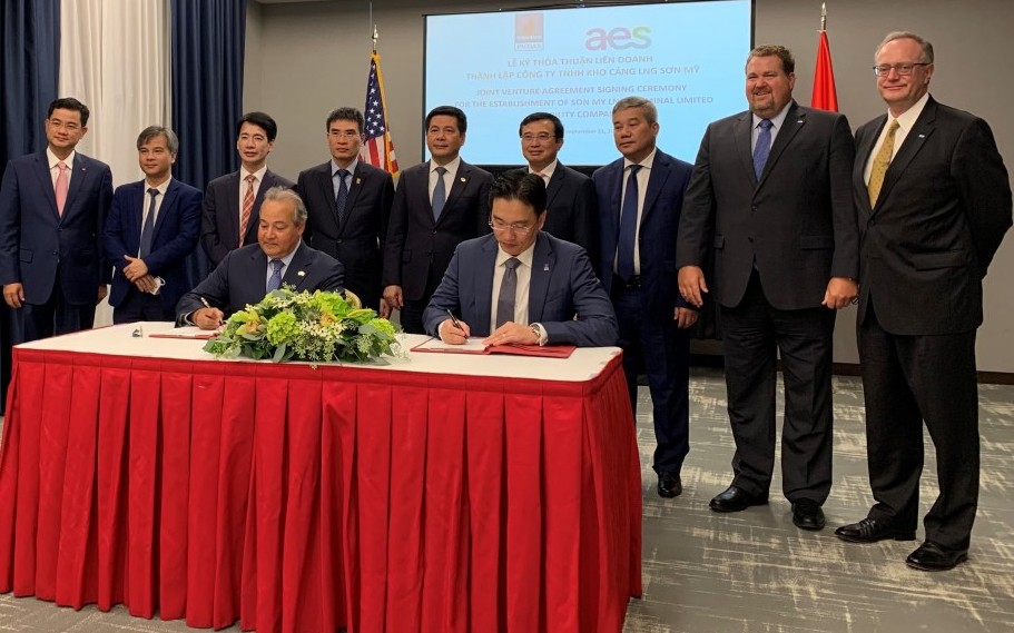 AES and PV Gas sign Joint Venture Agreement for Son My LNG Terminal