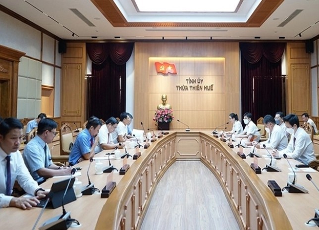 The investors from Thai Lan proposed to develop a petrochemical center in Thua Thien Hue province