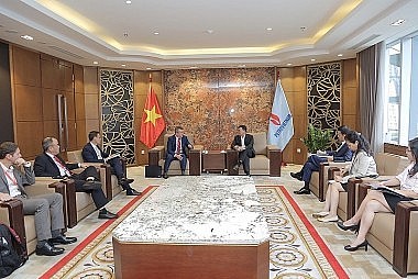 PVN and Corio Generation discussed cooperation on offshore wind power development in Vietnam