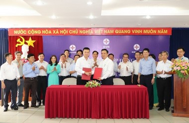 Re-signing the contract to export electricity from Quang Tri province to Savannakhet (Laos)