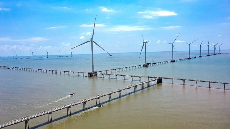 Completing the installation of the last turbine of Dong Hai 1 wind power project