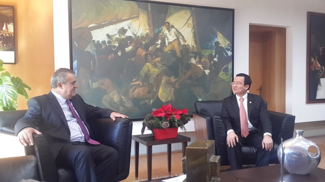 petrovietnam president nguyen quoc khanh meets and works with pdvsa president in caracas venezuela
