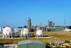 Dung Quat oil refinery seeks same treatment from government as rival