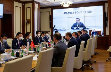 pvn and zarubezhneft deliberated cooperation in developing the west yereagin field project in russia