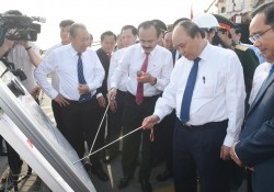 the prime minister nguyen xuan phuc surveyed long an lng power plant location
