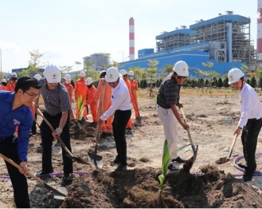 Phát động phong trào trồng cây tại Nhà máy Nhiệt điện Vĩnh Tân