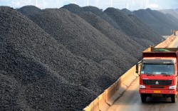 vinacomin accelerates to perform coal export contracts for reducing coal amount in stock