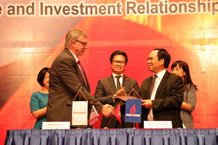 PetroVietnam signs MOUs with the two US petroleum companies