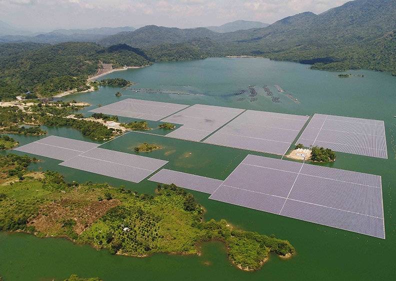 Đóng điện Nhà máy điện mặt trời nổi hồ Đa Mi