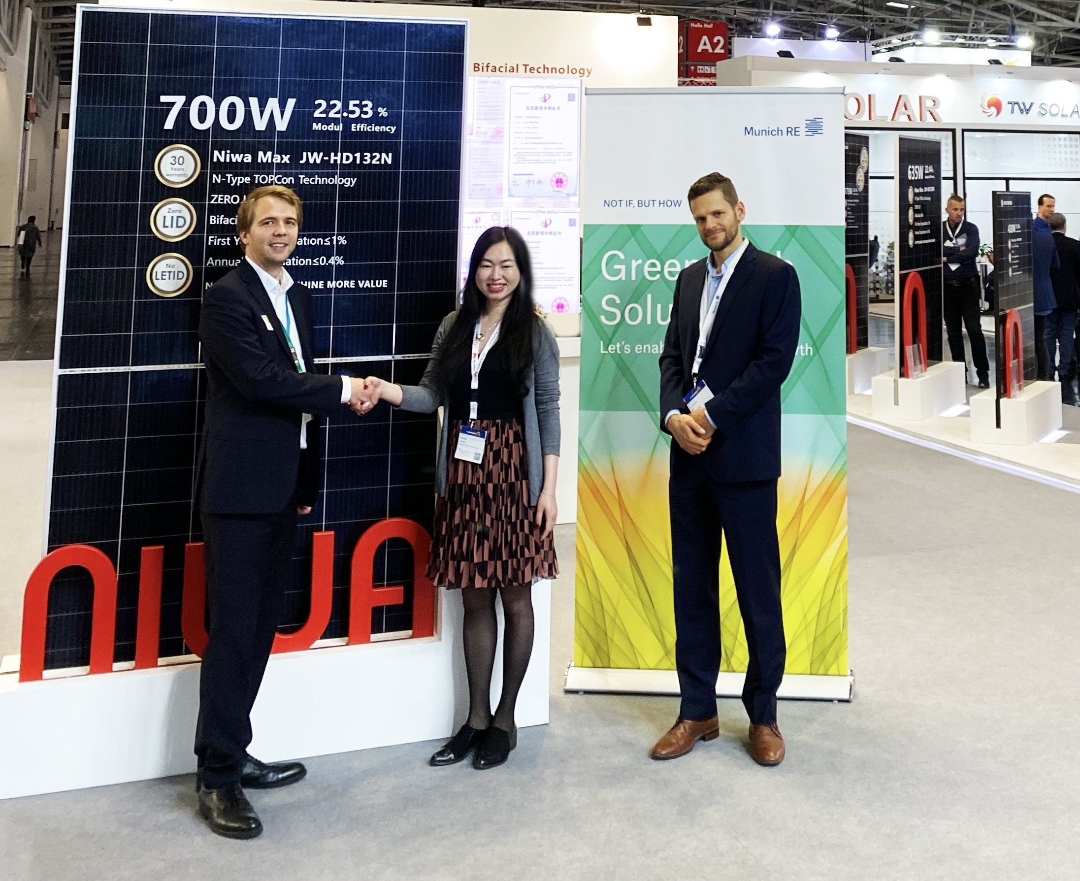 Jolywood Solar và Munich Re tiếp tục hợp tác chiến lược