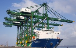 dosanvina exports three cargo container cranes to india