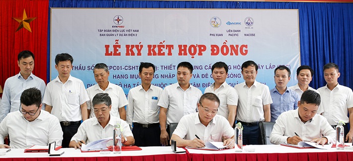 Signing EPC contract for coal port and jetty of Quang Trach Power Center project