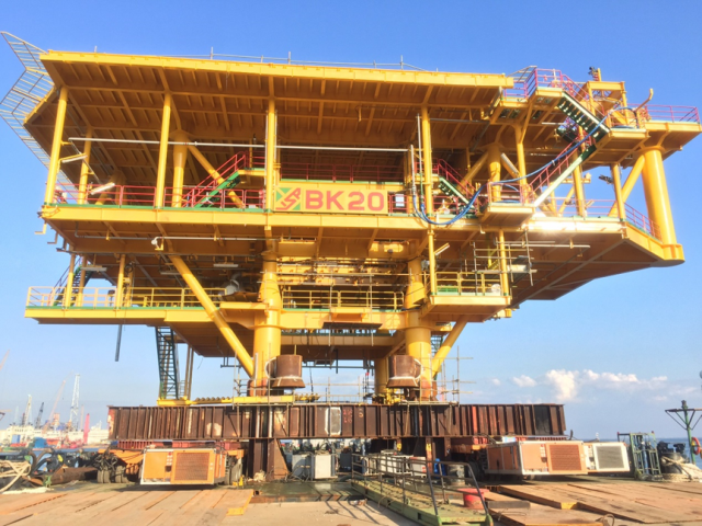 Successfully launching the topside of BK-20 drilling rig