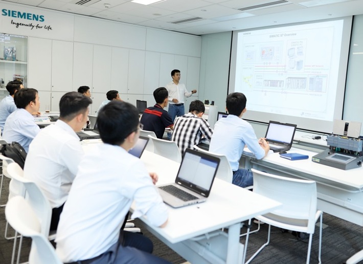 Digital training at Siemens kicks off